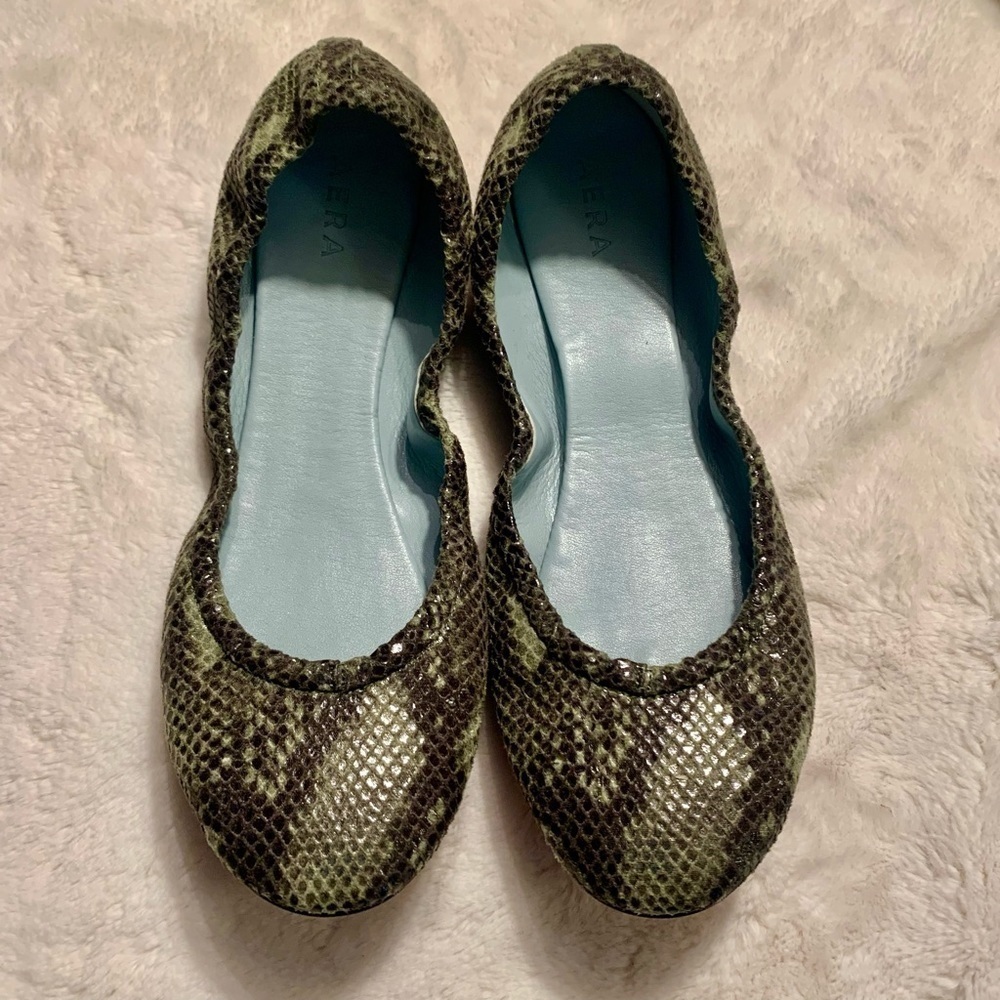 NEW Aera Flats Euro 39.5 /US 9 Ballet Slipper Style Green Python Animal Print - Picture 3 of 16